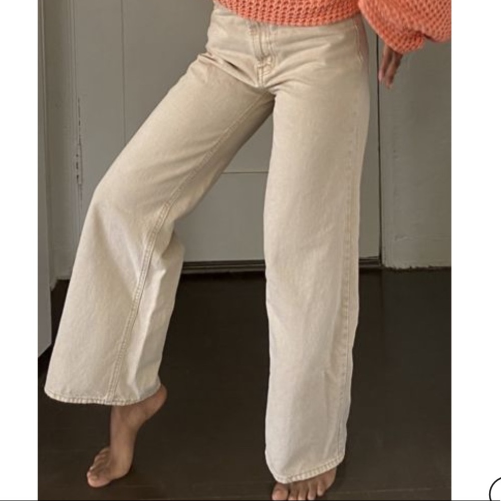 Never worn, BDG high waisted wide leg jean - khaki.
